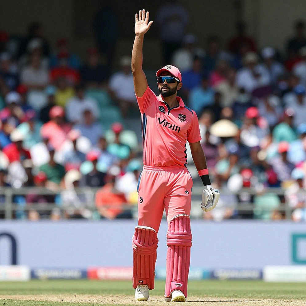 পাকিস্তান ৮৭ রানে ইংল্যান্ডকে হারাল—৩০২ স্কোরের পেছনের আসল গল্পটা মিনহাস নন