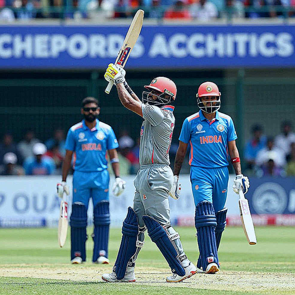 বোল্যান্ডের সেই ১২.২ ওভার: বৃষ্টির ফাঁকে অস্ট্রেলিয়ার চার-সিমার বাজি এবং লিয়ন-প্রশ্নের অদৃশ্য খতিয়ান
